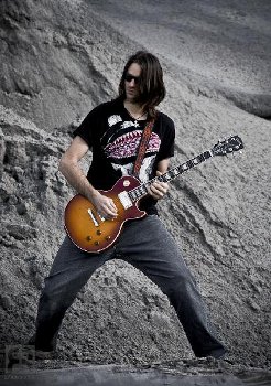Martón Szabó (Gitarre)