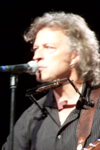 Wolfgang_Niedecken_St_Wendel_Saalbau_2009 Wolfgang_Niedecken_liest_und_singt_Bob_Dylan